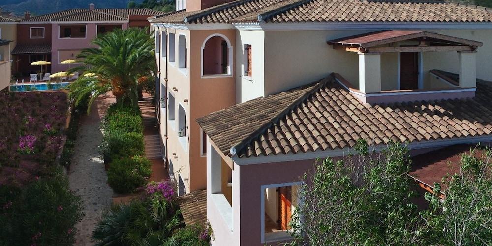 Residence Sos Alinos Cala Liberotto Exterior photo