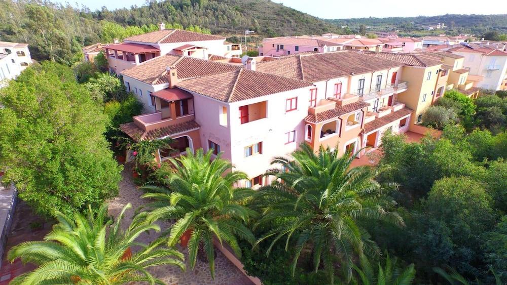 Residence Sos Alinos Cala Liberotto Exterior photo