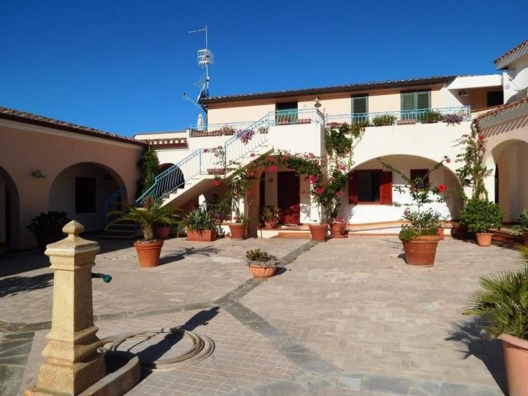 Residence Sos Alinos Cala Liberotto Exterior photo