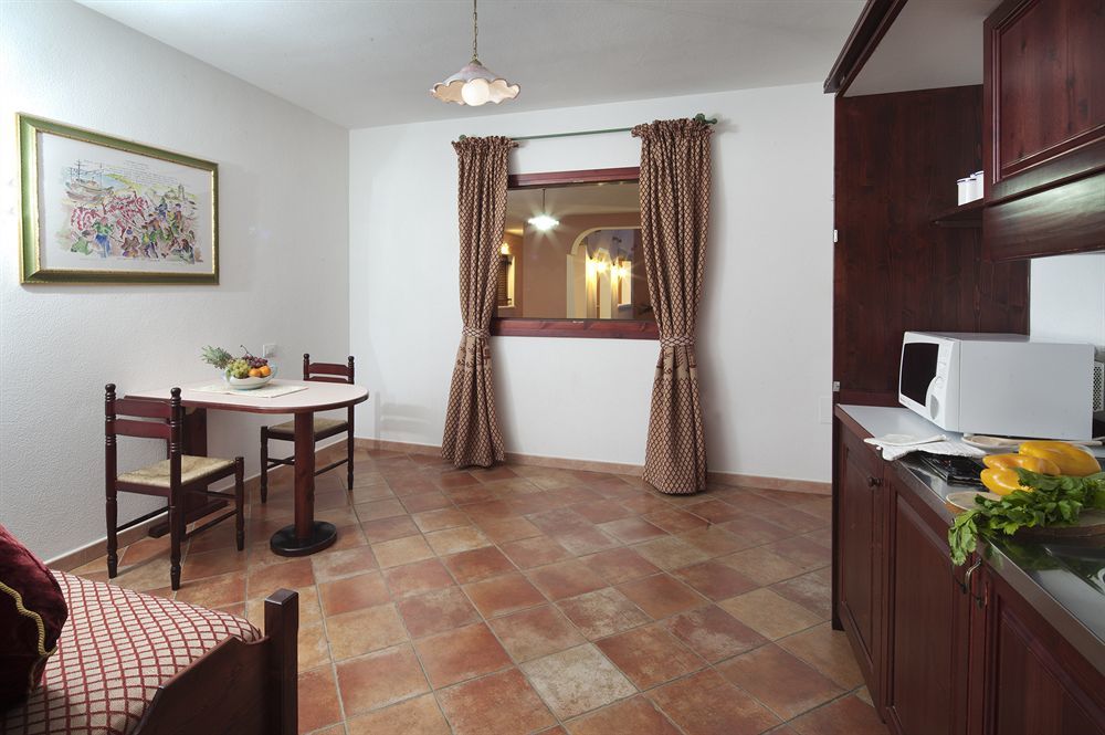Residence Sos Alinos Cala Liberotto Exterior photo
