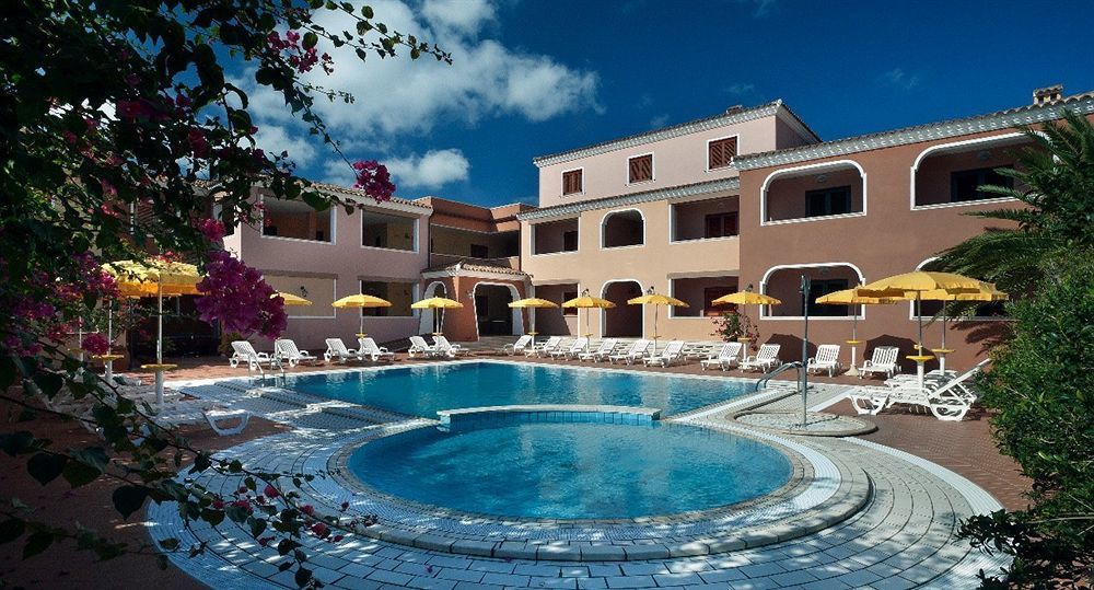 Residence Sos Alinos Cala Liberotto Exterior photo