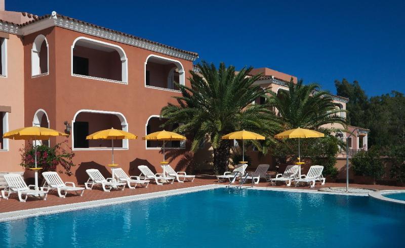 Residence Sos Alinos Cala Liberotto Exterior photo